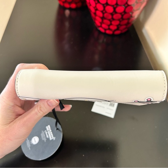 Hello Kitty And Friends x Kate Spade Medium Bifold Wallet Limited Edition - Picture 9 of 17